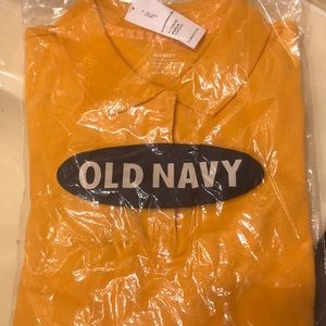 🐻 3 Brand Spankin New OLD NAVY shirts...Set of 3
